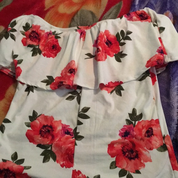 Floral top - Picture 2 of 2